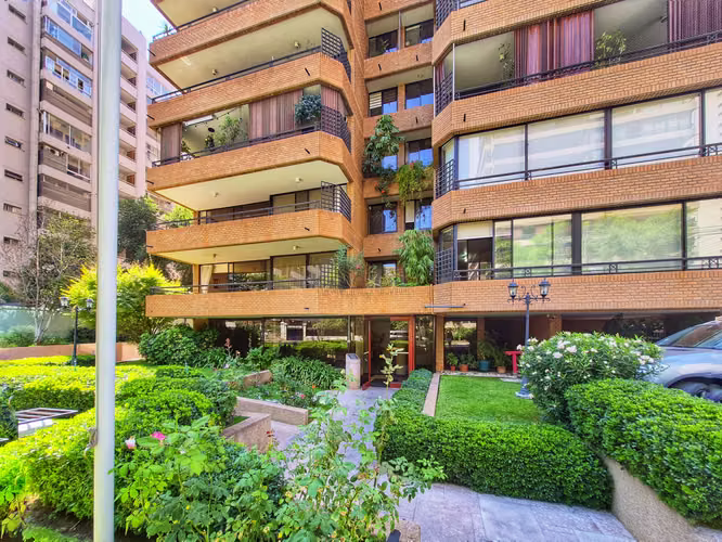 SE VENDE AMPLIO DEPTO EL GOLF 3 DORM, 3 BAÑOS