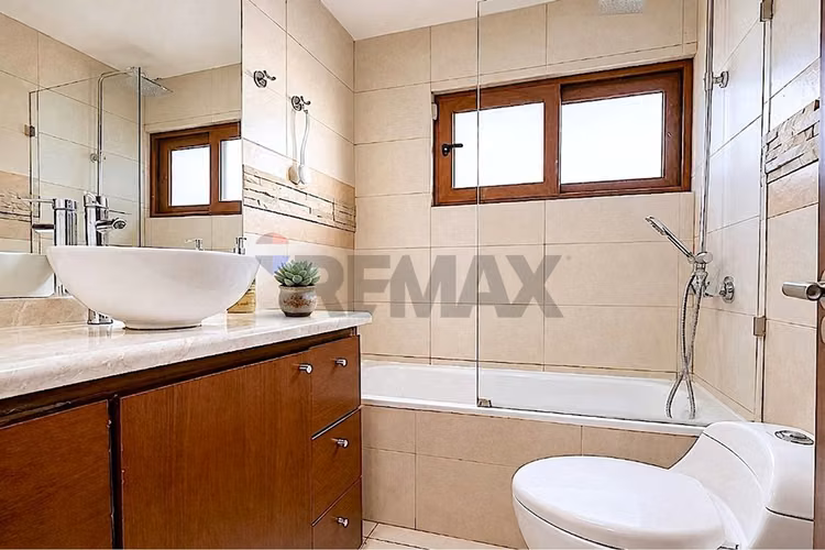 Casa familiar 4d4b, estar, escritorio, piscina. - Imagen 21