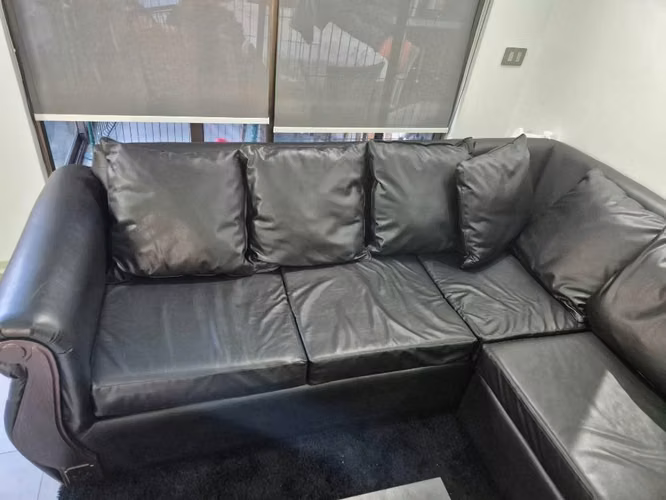 Sofa Seccional New Bugambilia PU negro - Imagen 1