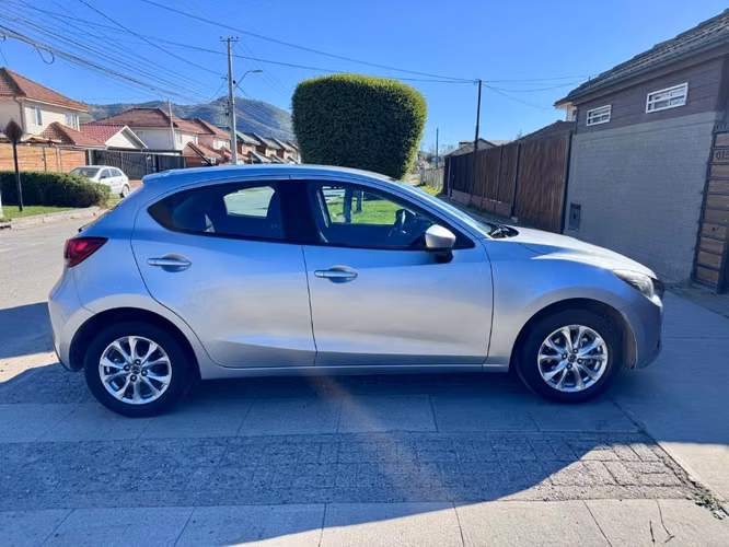 Mazda 2 Sport 2021 AT - Imagen 2