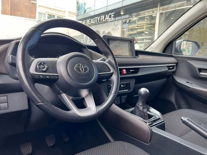 TOYOTA YARIS YARIS SD 1.5 TM - 2023 | 4547 - Imagen 9