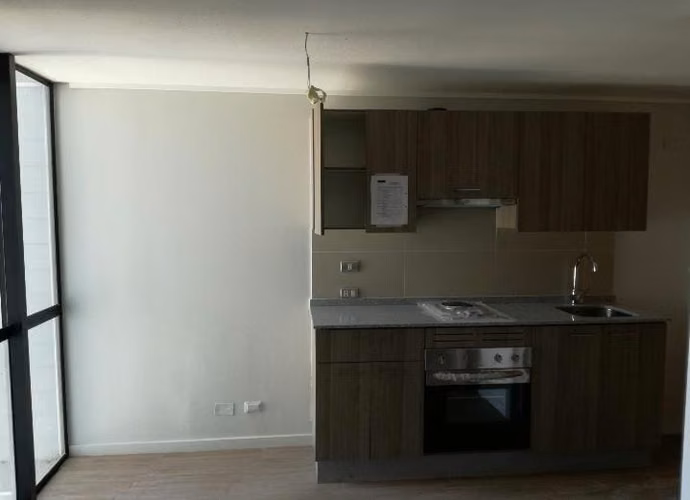 Arriendo Departamento Studio Céntrico a pasos de Metro Plaza Chacabuco.