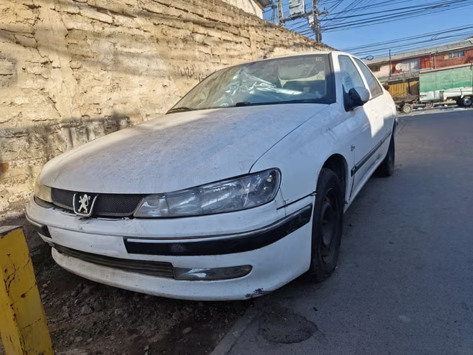 Se vende auto Peugeot 406 año 2001,