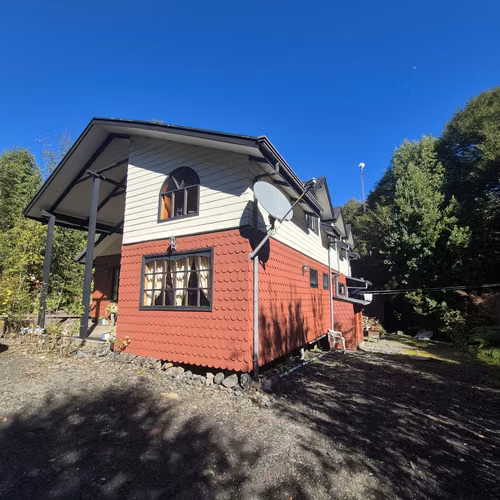 PROPIEDAD DE 2, 5 HECTARIAS CON UNA HERMOSA CASA - Imagen 1