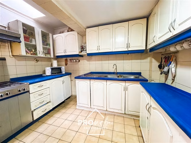 Casa en venta de 5 dorm. con gran terreno en La Reina - Imagen 4