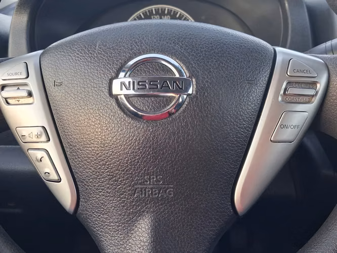 Nissan Versa 2017 Full Equipo automático - Imagen 9