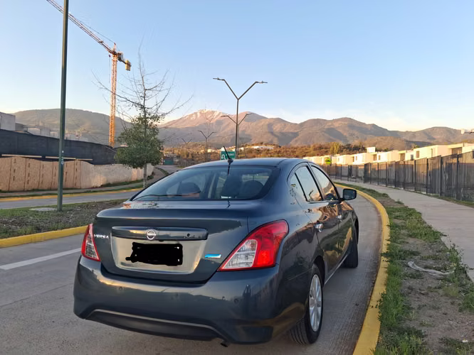 Nissan Versa 2017 Full Equipo automático - Imagen 4