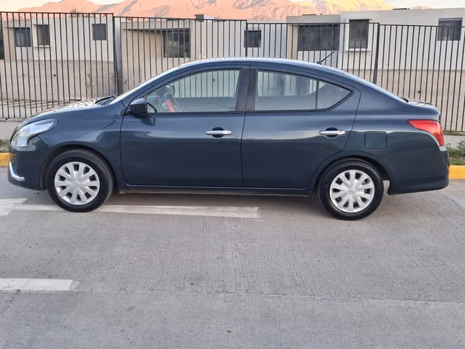 Nissan Versa 2017 Full Equipo automático - Imagen 7