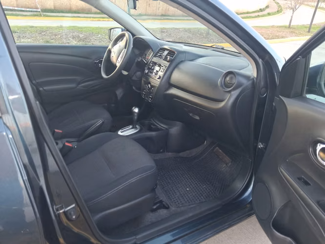 Nissan Versa 2017 Full Equipo automático - Imagen 8