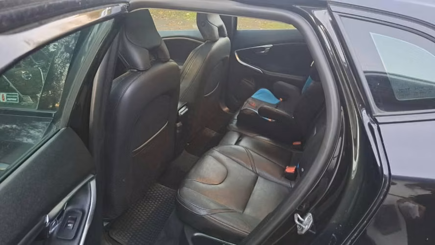 Se vende Volvo V40 T4 Cross Country 1.6.