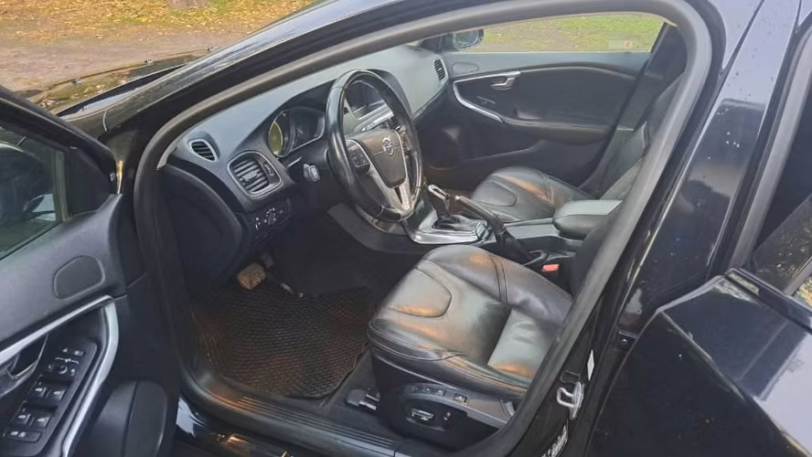 Se vende Volvo V40 T4 Cross Country 1.6.