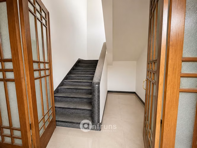 En Arriendo Oficina o Local en calle Parra /Condell