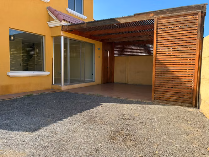 Excelente oportunidad para vivir en un entorno tranquilo, seguro y familiar.