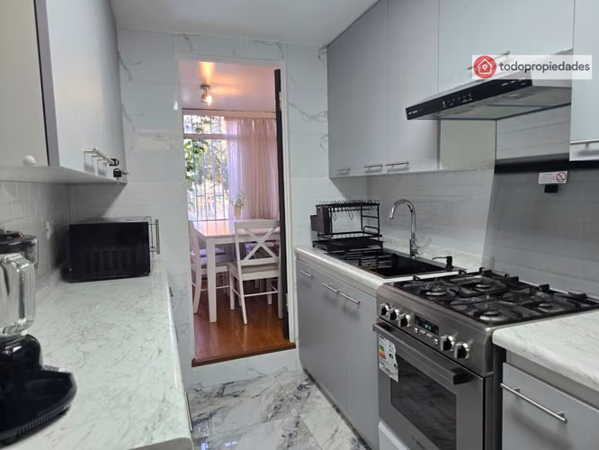 Oportunidad Casa en Condominio recién remodelada