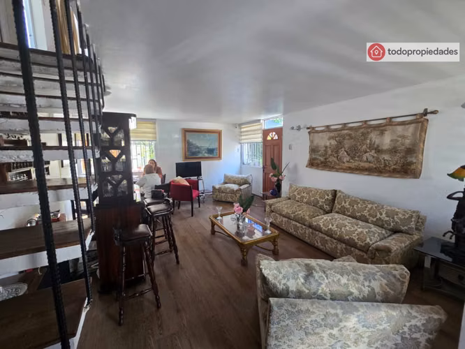 Oportunidad Casa en Condominio recién remodelada