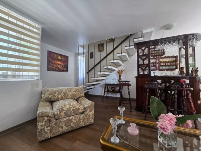 Oportunidad Casa en Condominio recién remodelada