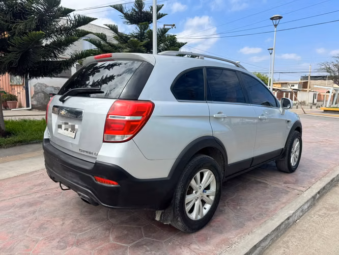 CHEVROLET CAPTIVA DIESEL AUTOMATICA 4X4 AÑO 2015 - Imagen 4