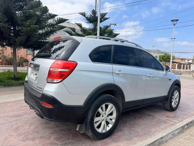 CHEVROLET CAPTIVA DIESEL AUTOMATICA 4X4 AÑO 2015 - Imagen 3