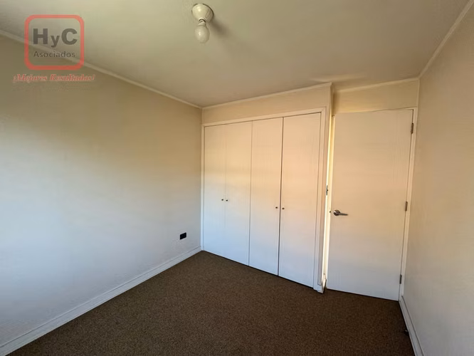 Casa Arriendo 3D+3B+1E - Condominio en Valle lo Campino