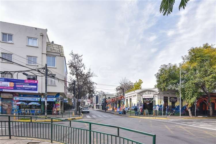 Casa Comercial de 3 pisos en arriendo en Bellavista - Imagen 34