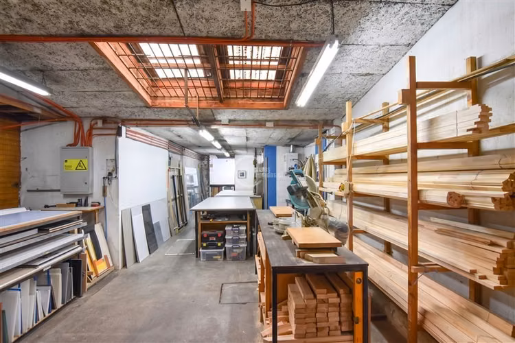 Casa Comercial de 3 pisos en arriendo en Bellavista - Imagen 9