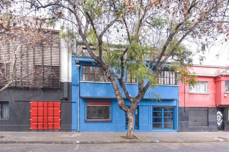 Casa Comercial de 3 pisos en arriendo en Bellavista - Imagen 2