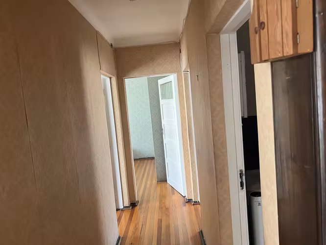 Vendo amplia casa de 2 pisos en F.de Petris 2340