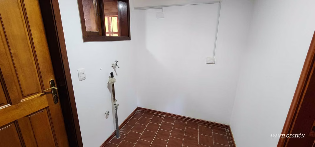 ARRIENDO CASA COMERCIAL EN CALLE REGIMIENTO (181709) - Imagen 10