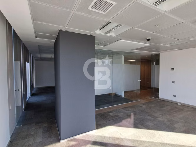 Oficina habilitada de 517m2 en Santiago Centro - Imagen 4