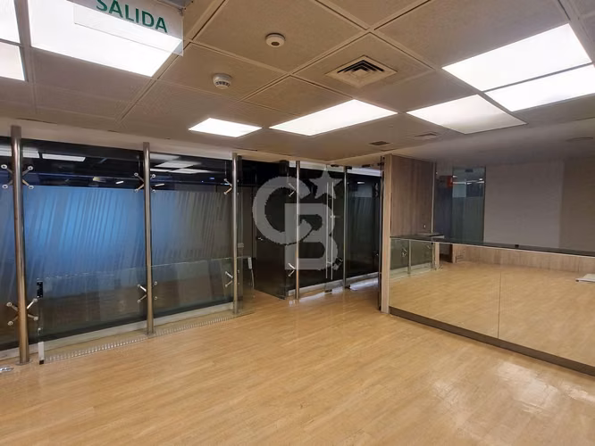 Oficina habilitada de 517m2 en Santiago Centro - Imagen 8