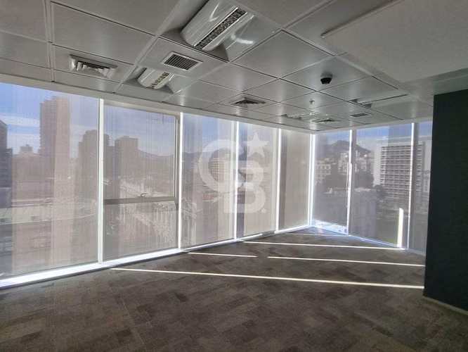 Oficina habilitada de 517m2 en Santiago Centro - Imagen 2