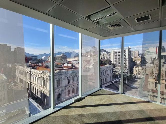 Oficina habilitada de 517m2 en Santiago Centro - Imagen 1