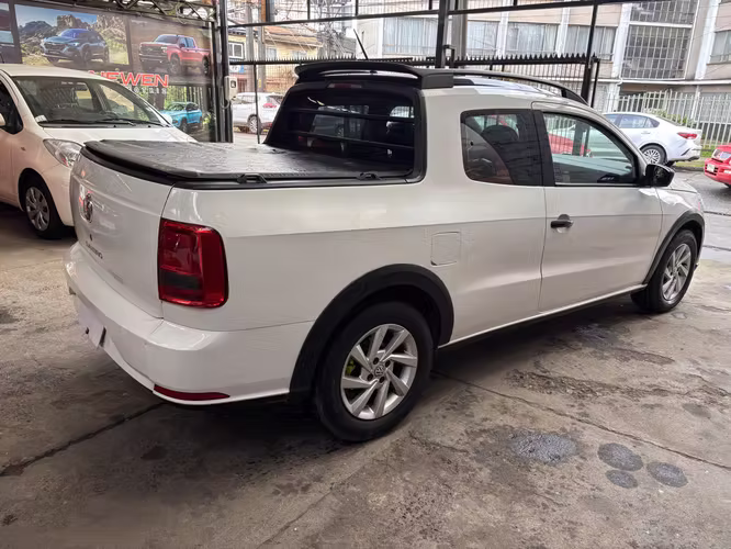 VOLKSWAGEN SAVEIRO 2021 FULL SIN DETALLES