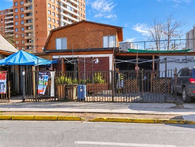 CASA EN VENTA CERCA METRO VICENTE VALDES