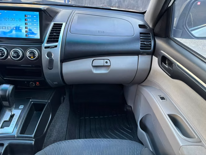 2014 Mitsubishi Montero Sport 2.5 GLX DIESEL 4X2 AT 5P.