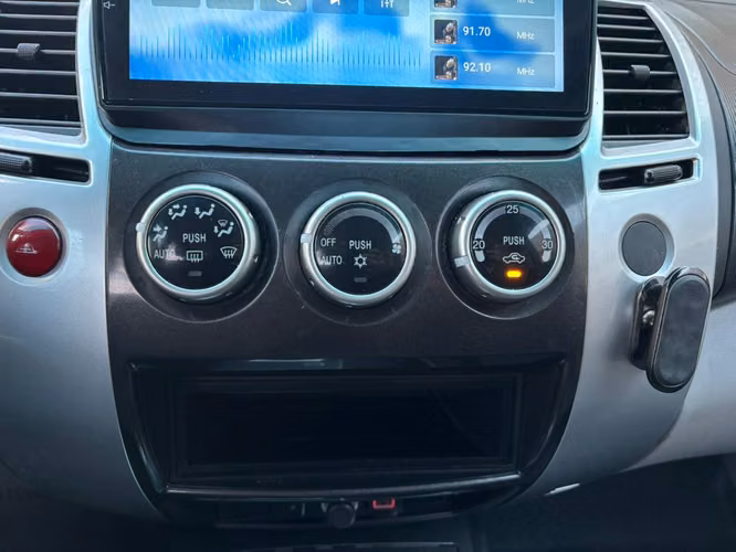 2014 Mitsubishi Montero Sport 2.5 GLX DIESEL 4X2 AT 5P.