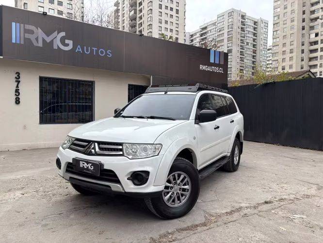 2014 Mitsubishi Montero Sport 2.5 GLX DIESEL 4X2 AT 5P.