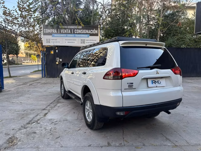 2014 Mitsubishi Montero Sport 2.5 GLX DIESEL 4X2 AT 5P.