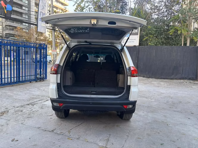 2014 Mitsubishi Montero Sport 2.5 GLX DIESEL 4X2 AT 5P.