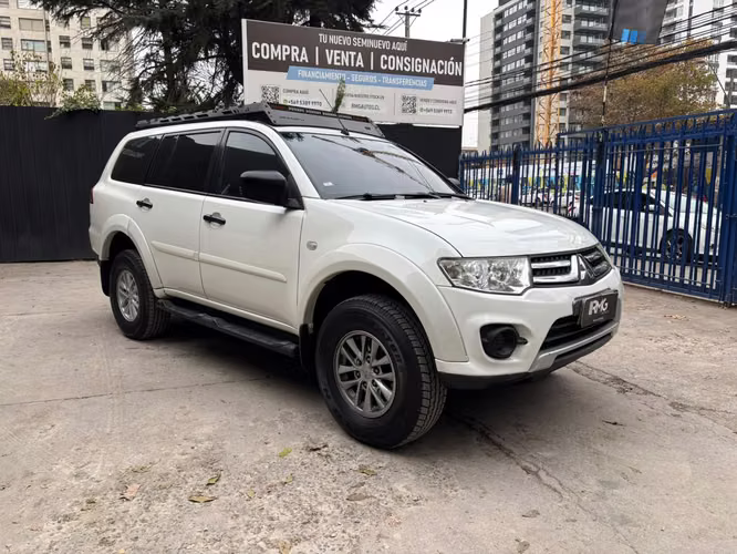 2014 Mitsubishi Montero Sport 2.5 GLX DIESEL 4X2 AT 5P.