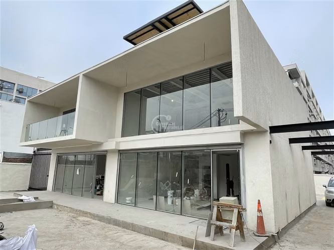 Local Comercial en arriendo en Lo Barnechea - Imagen 4