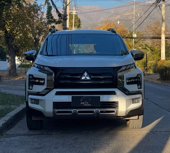 MITSUBISHI XPANDER SEMINUEVA