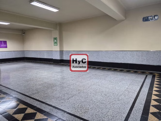 Excelente Oficina en Arriendo en Pleno Santiago Centro - Imagen 10