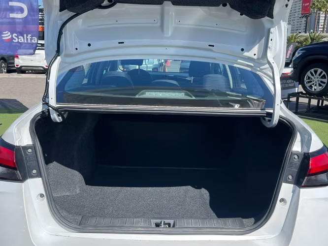 Nissan Versa 1.6 SENSE 4X2 MT 4P 2025 - Imagen 12