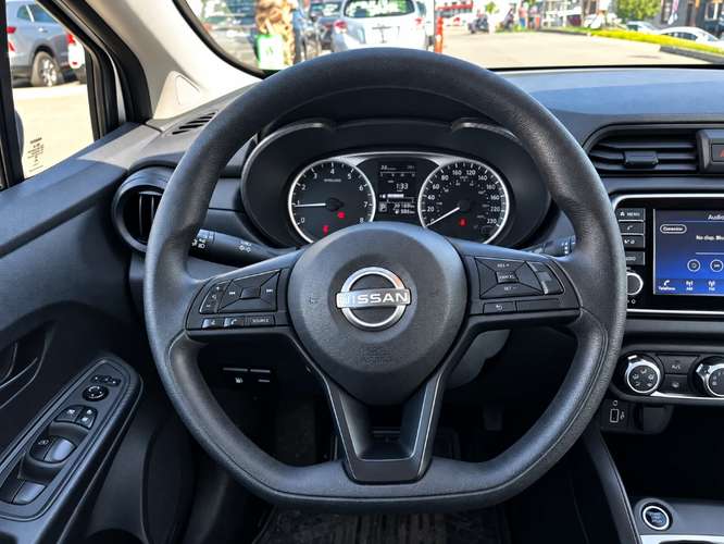 Nissan Versa 1.6 SENSE 4X2 MT 4P 2025