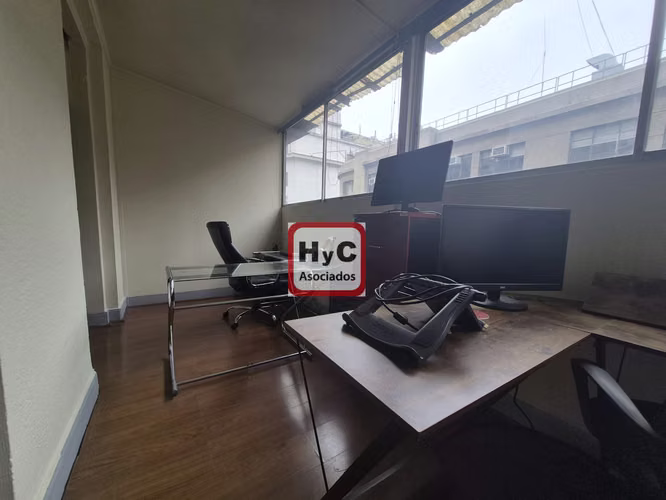 Oficina en Venta en Pleno Santiago Centro – Excelente Ubicación