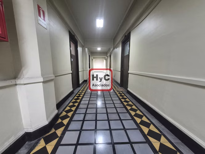 Oficina en Venta en Pleno Santiago Centro – Excelente Ubicación