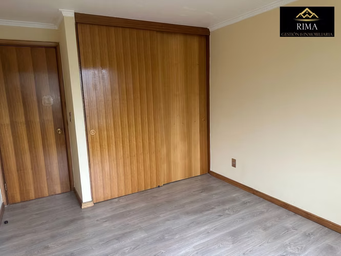 Amplio departamento recién remodelado: 4 dormitorios, 3 baños, estacionamiento y bodega - Imagen 15