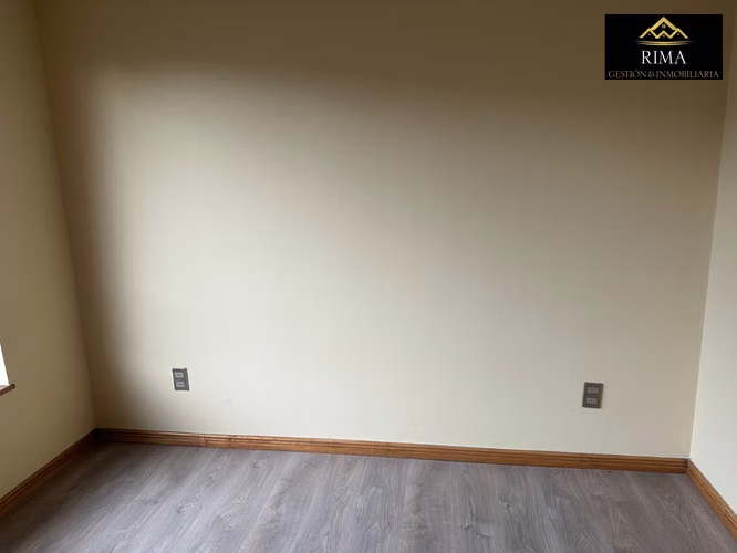 Amplio departamento recién remodelado: 4 dormitorios, 3 baños, estacionamiento y bodega - Imagen 14