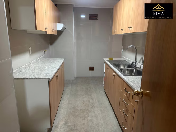 Departamento familiar en tercer piso: amplio living comedor, 4 dormitorios y 3 baños - Imagen 6